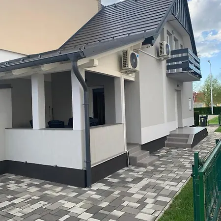 Apartment Komoheni Bük